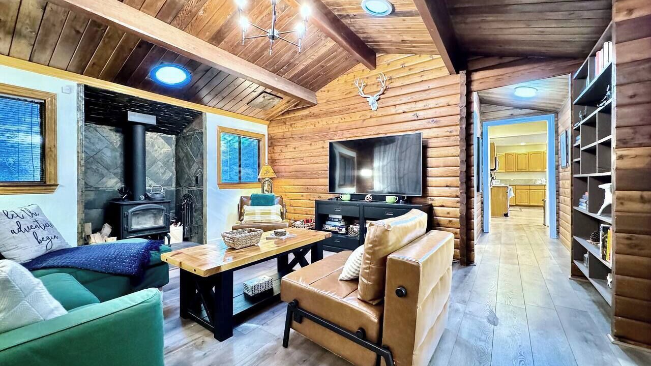 Photo of Livingroom in Pollock Pines