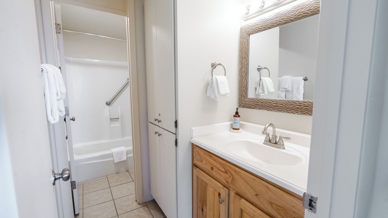Photo of Bathroom in Bijou Park