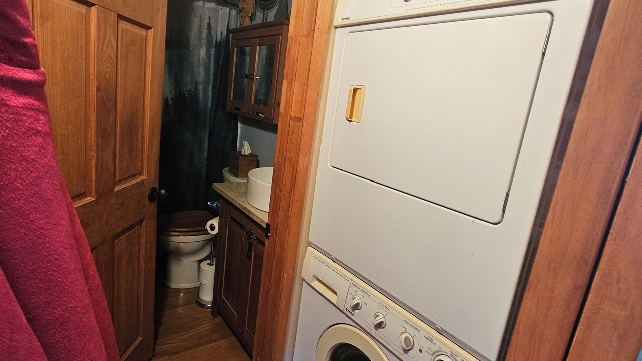 Photo of Bathroom in Green Valley Lake