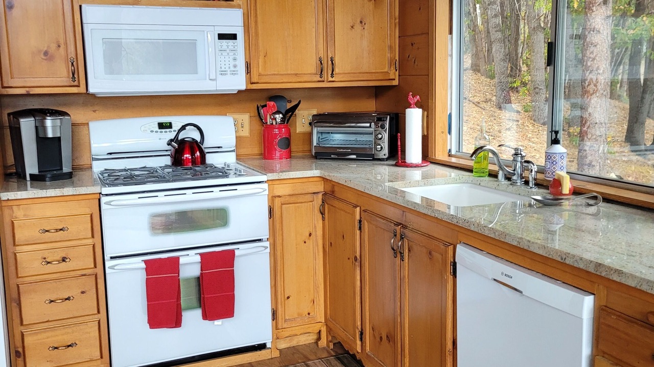 Photo of Kitchen in Green Valley Lake