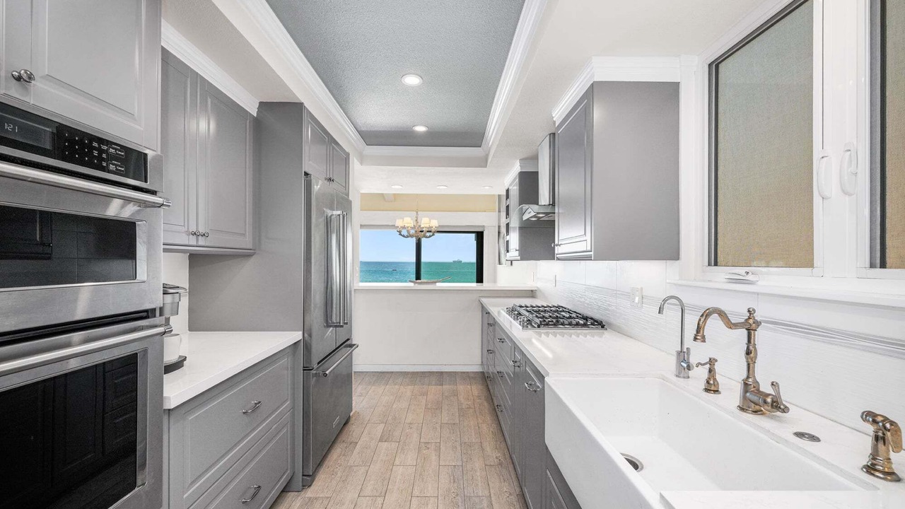 Photo of Kitchen in Peninsula