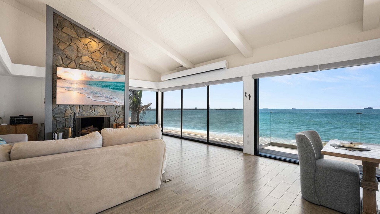 Photo of Livingroom in Peninsula