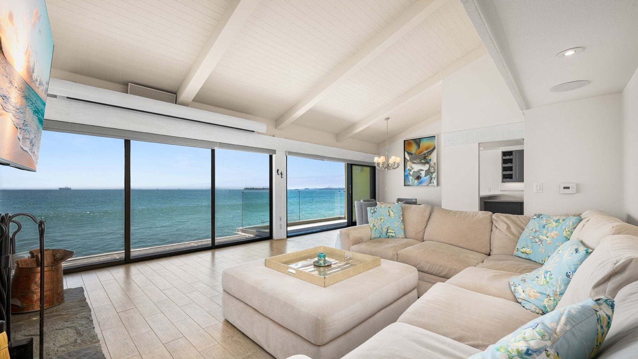 Photo of Livingroom in Peninsula