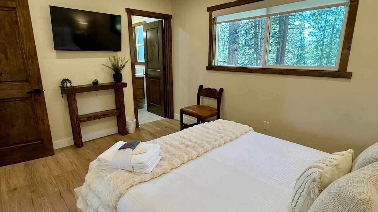 Photo of Bedroom in Round Hill Village