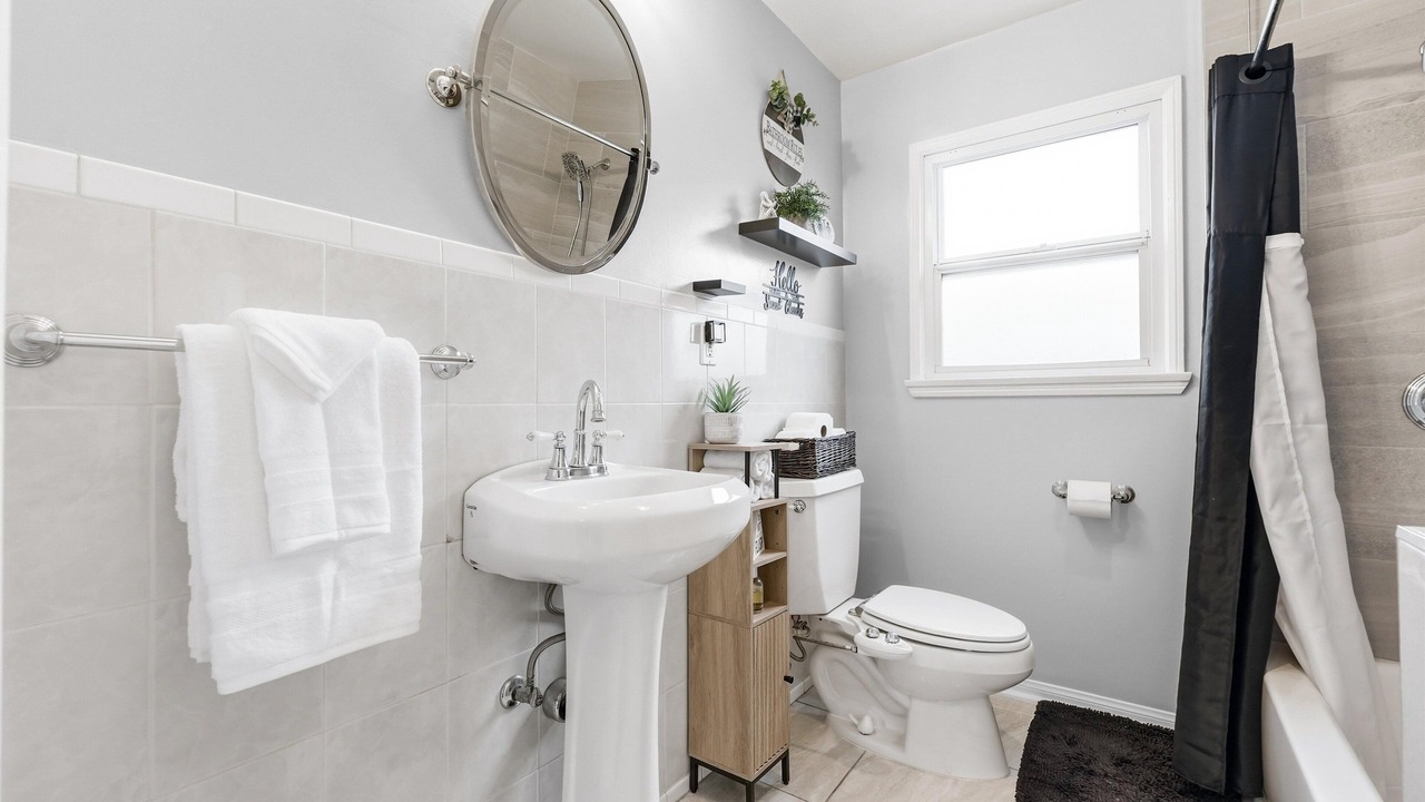 Photo of Bathroom in Old Towne