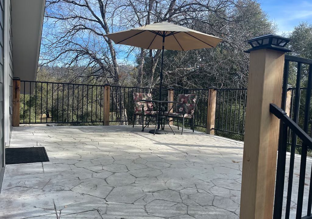 Photo of Patio Balcony in Tuolumne
