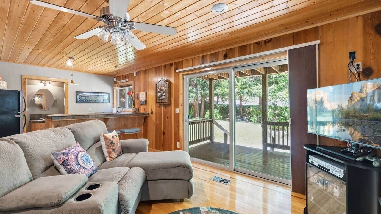 Photo of Livingroom in Strawberry