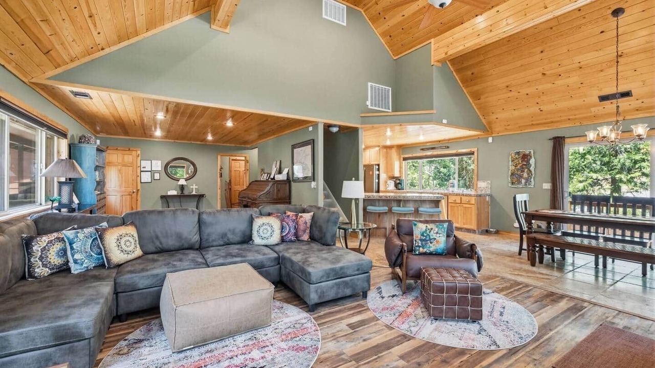 Photo of Livingroom in Strawberry