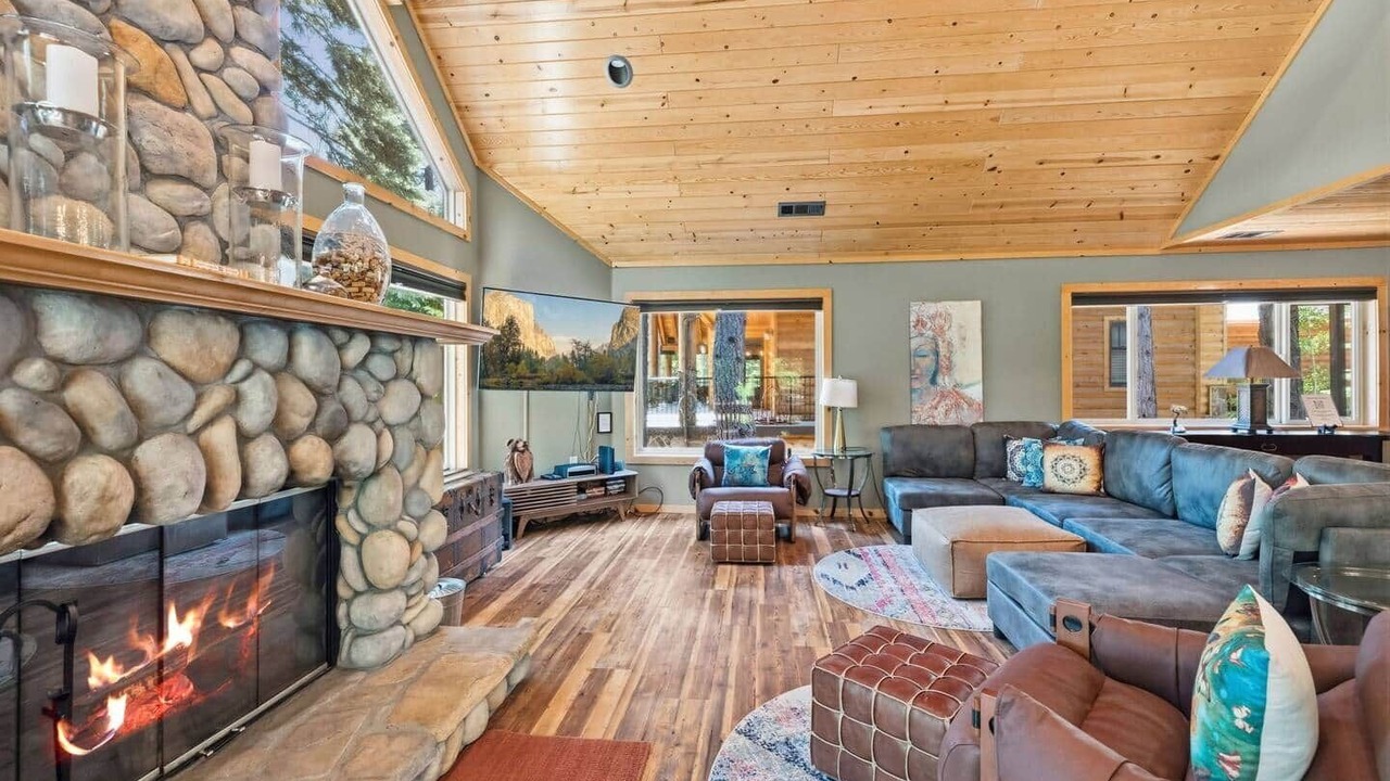 Photo of Livingroom in Strawberry