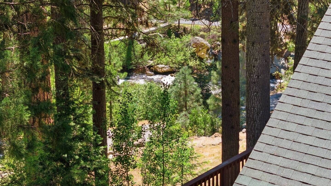 Photo of Outdoor in Strawberry