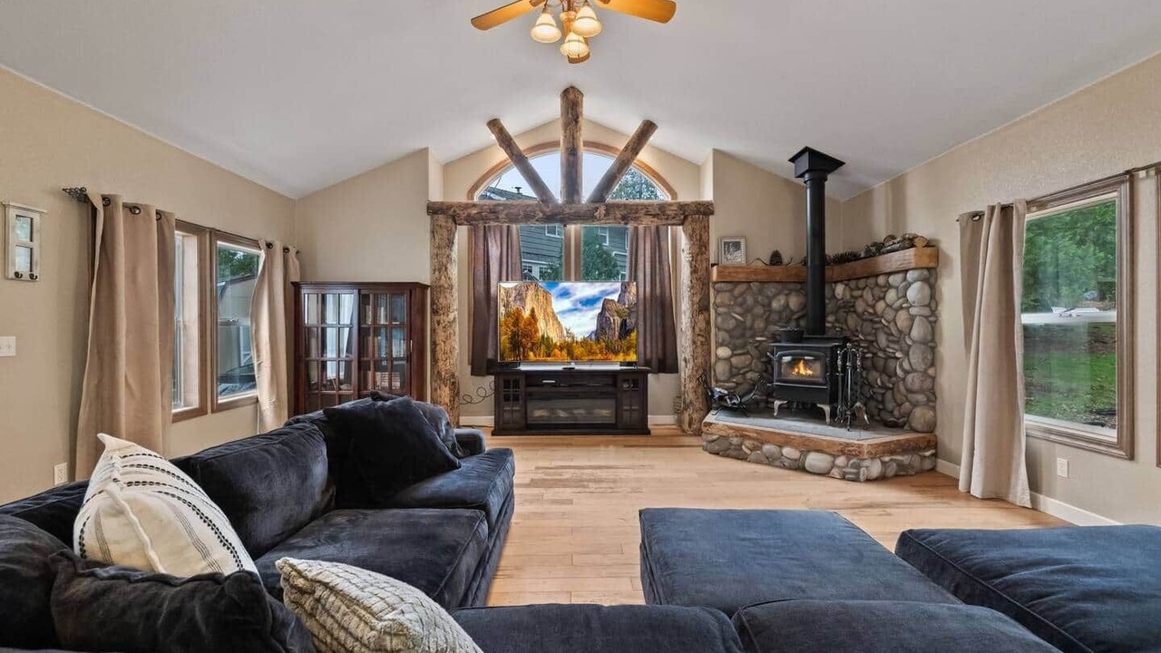 Photo of Livingroom in Mi-Wuk Village