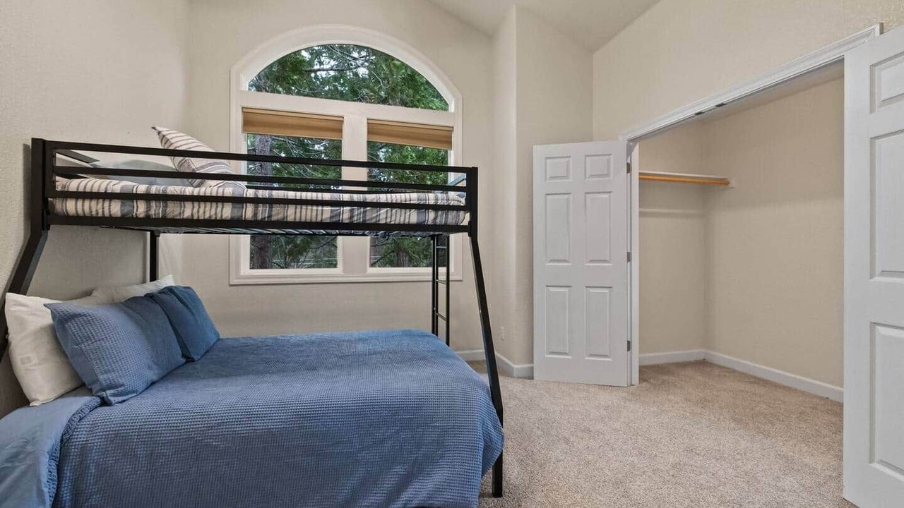 Photo of Bedroom in Mi-Wuk Village