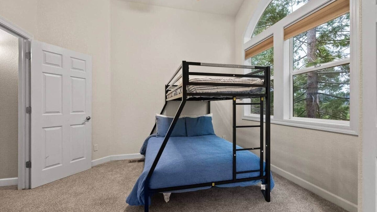 Photo of Bedroom in Mi-Wuk Village