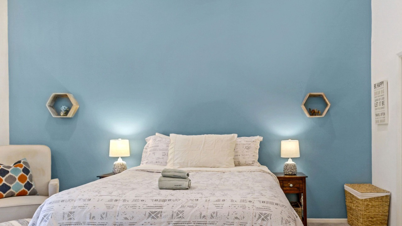Photo of Bedroom in Warner Center