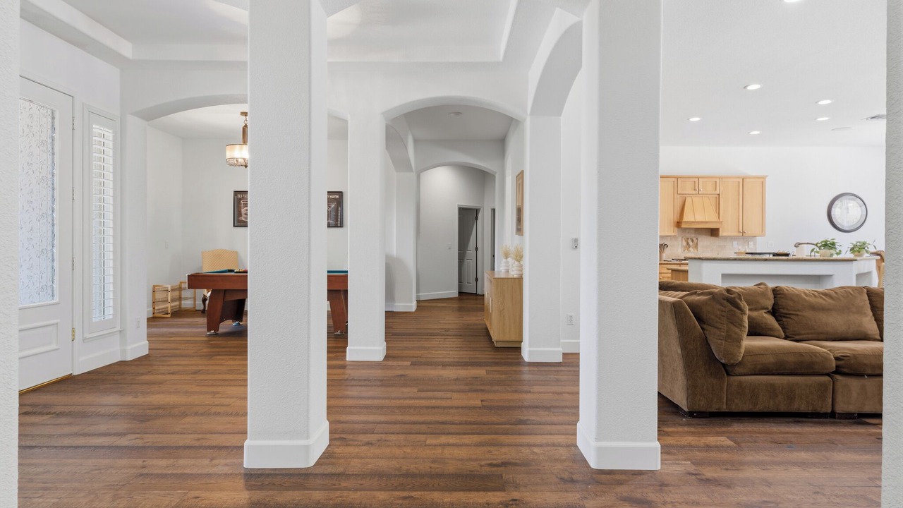 Photo of Livingroom in Hood