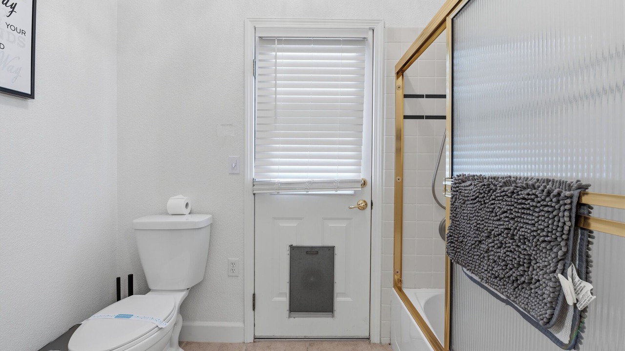 Photo of Bathroom in Hood