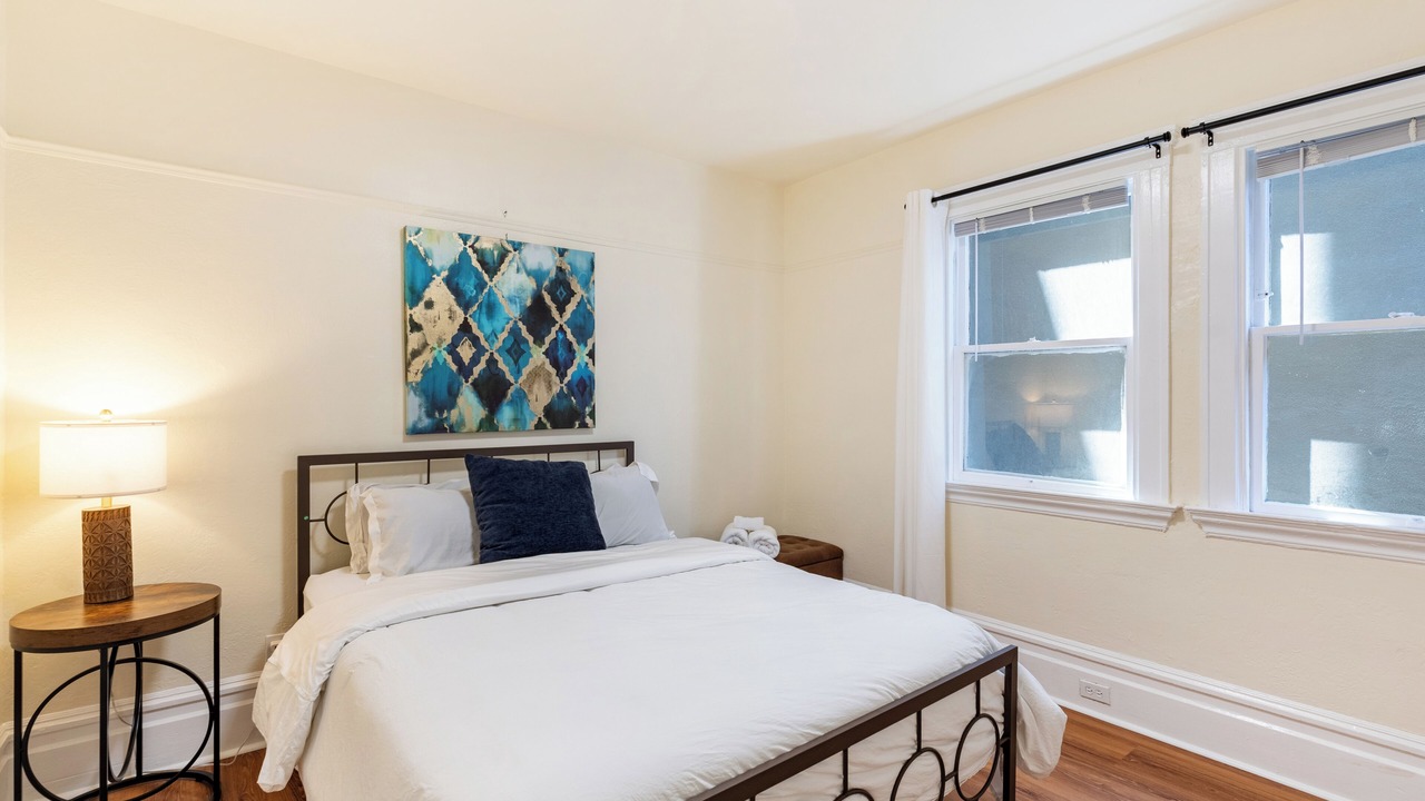 Photo of Bedroom in Uptown Oakland
