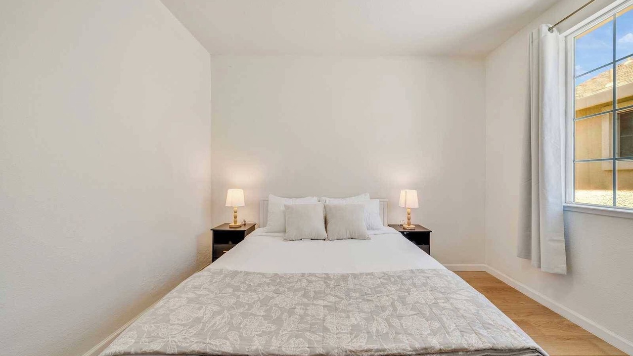 Photo of Bedroom in West Alameda