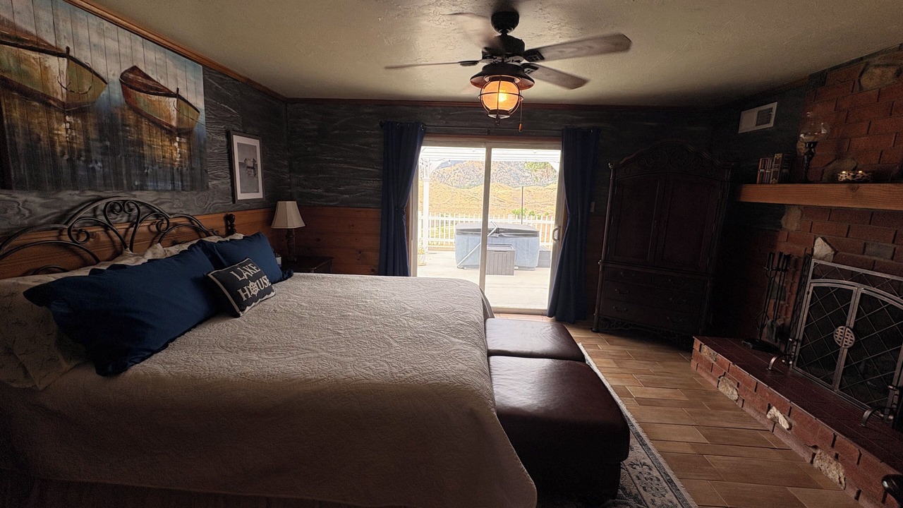 Photo of Bedroom in Wofford Heights