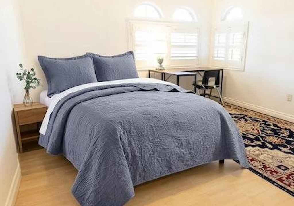 Photo of Bedroom in Bellflower