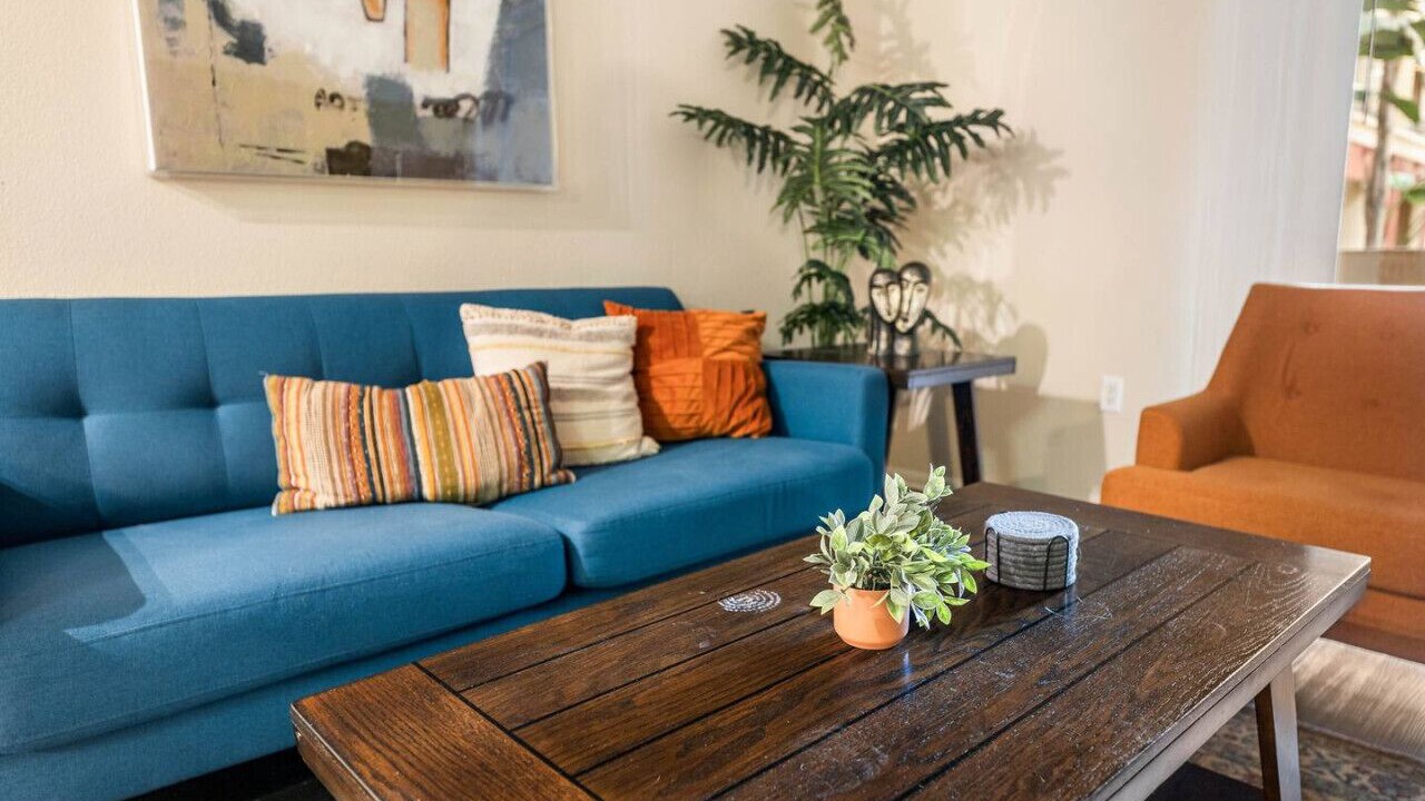 Photo of Livingroom in Orange