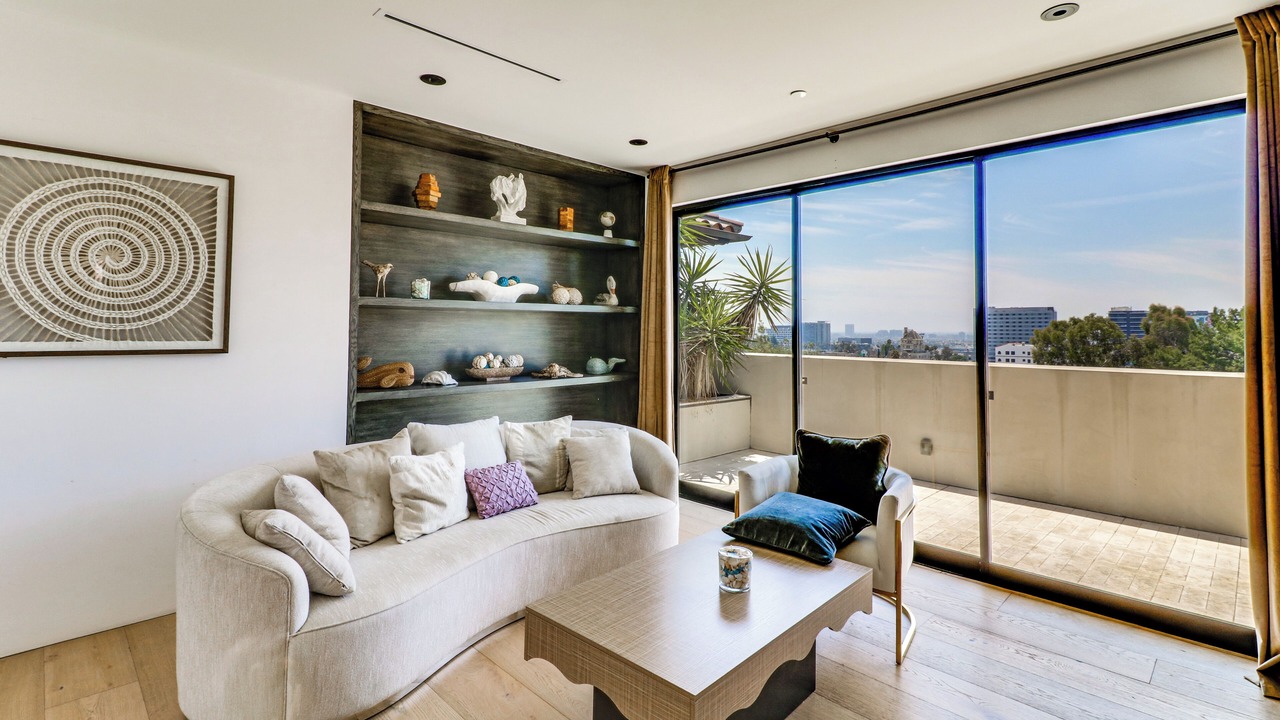 Photo of Livingroom in Hollywood Dell