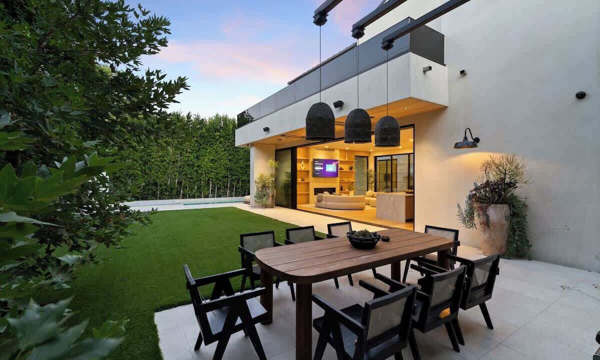 Photo of Outdoor in Valley Village