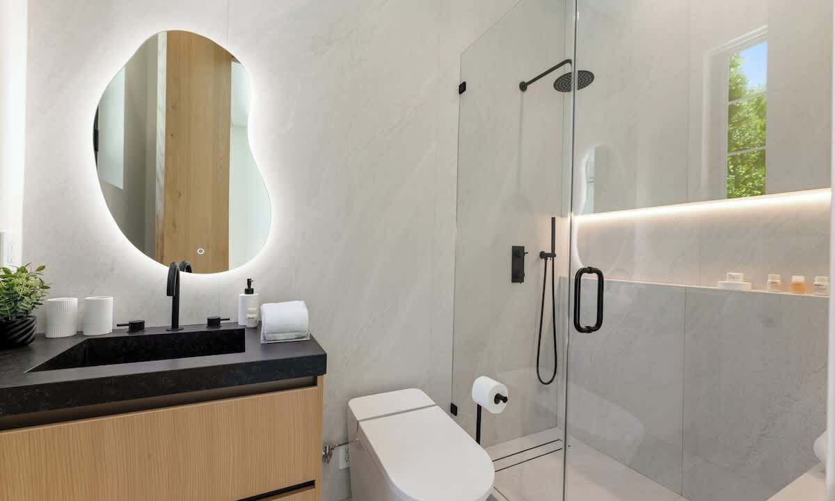 Photo of Bathroom in Valley Village