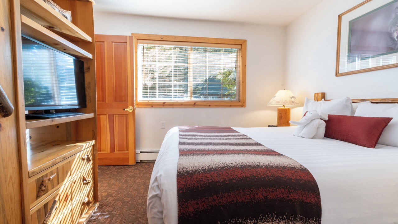 Photo of Bedroom in Tahoya Shores