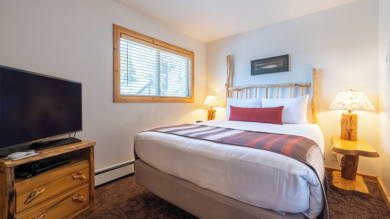 Photo of Bedroom in Tahoya Shores