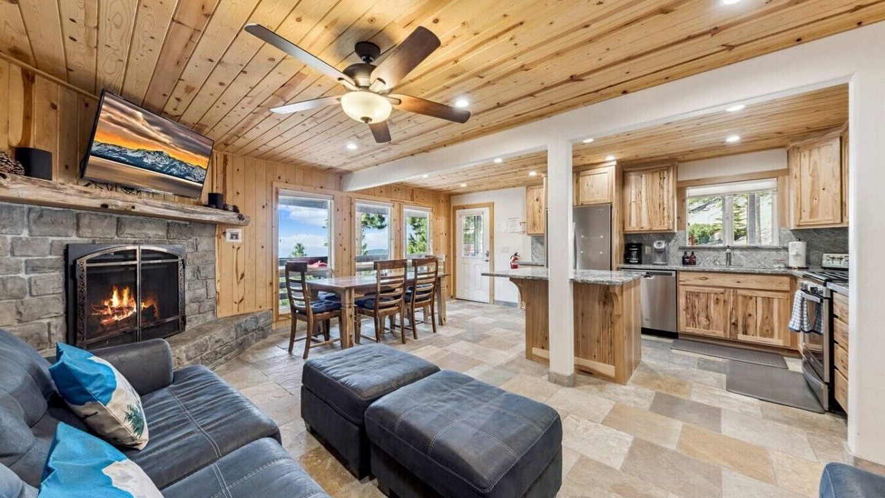 Photo of Livingroom in Tahoe Village
