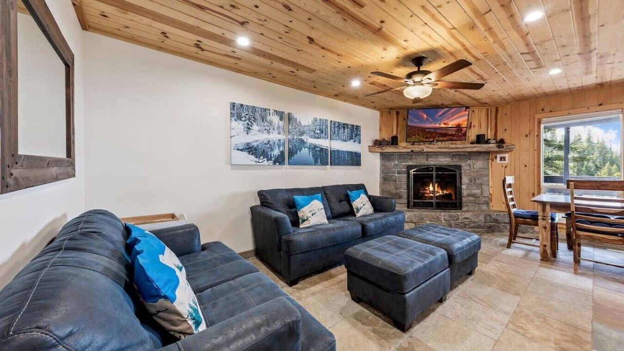 Photo of Livingroom in Tahoe Village