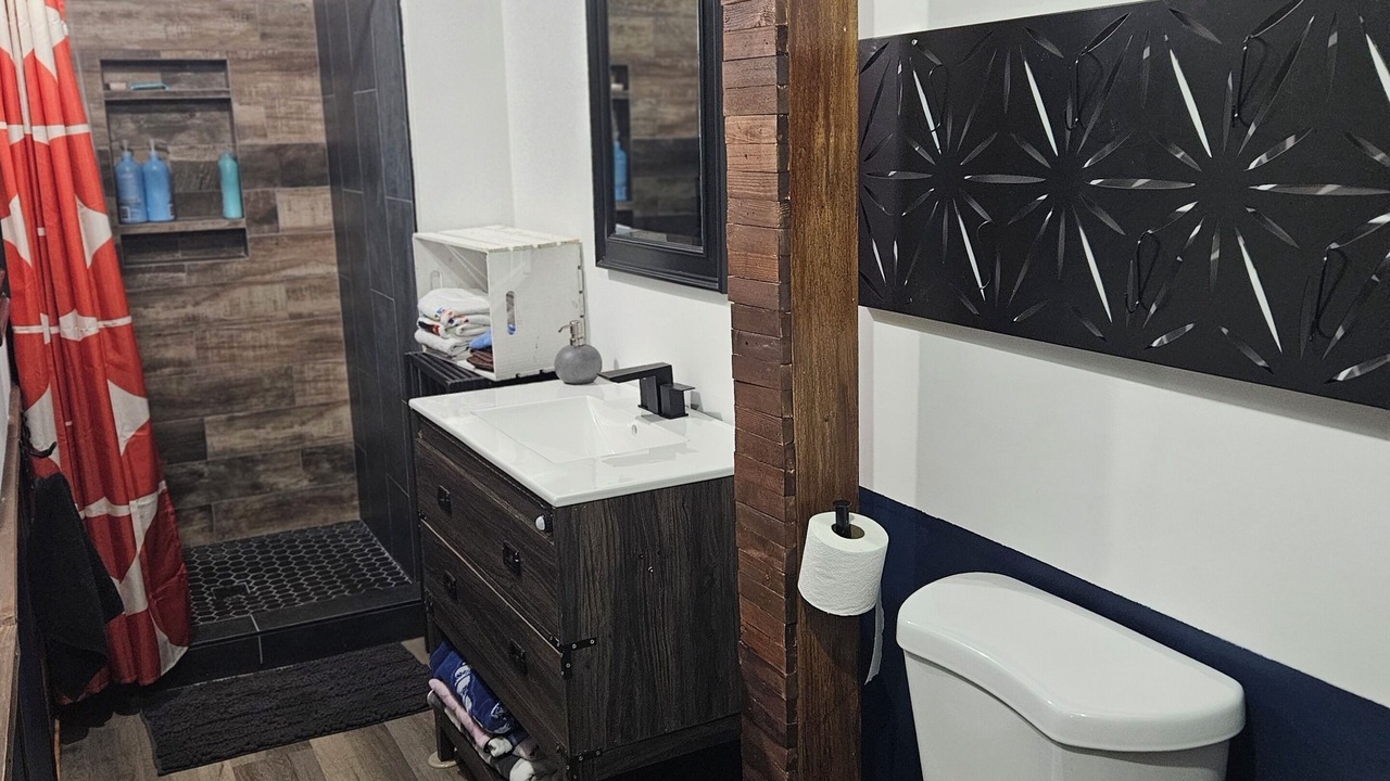 Photo of Bathroom in Bakersfield