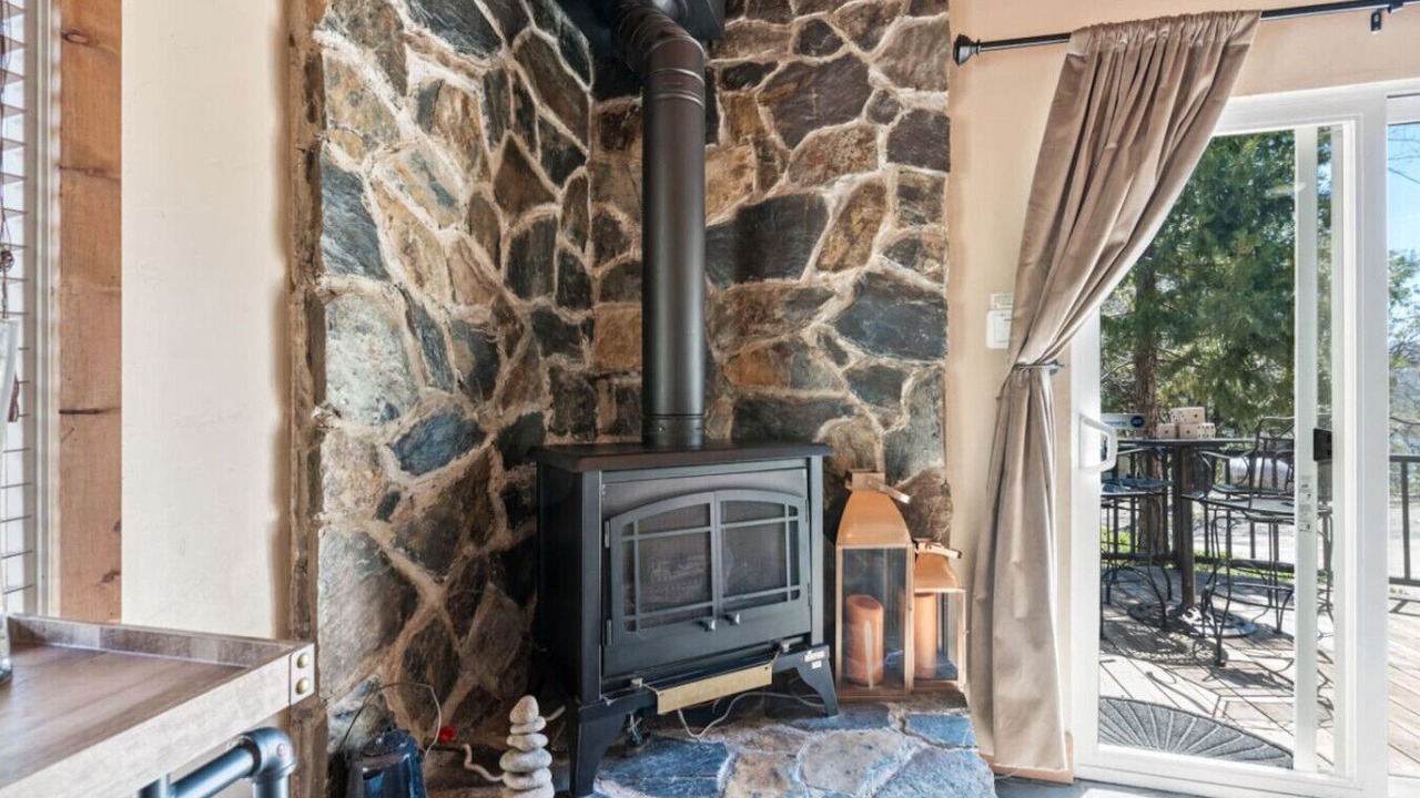 Photo of Livingroom in Bass Lake