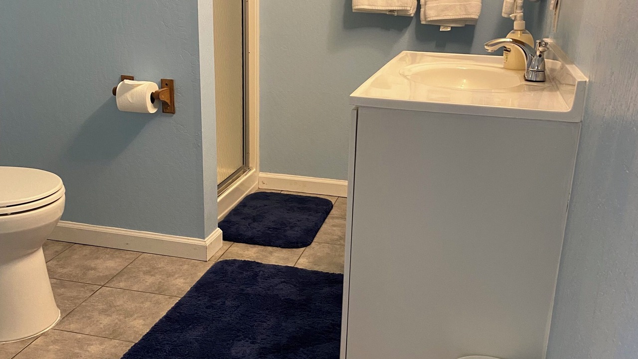Photo of Bathroom in Groveland