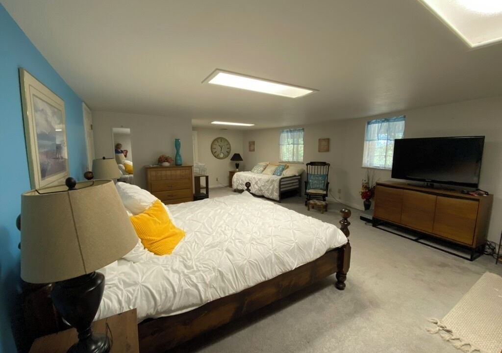 Photo of Bedroom in Groveland
