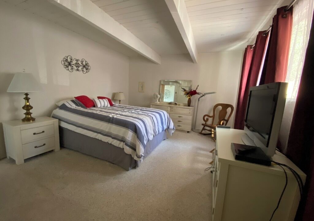 Photo of Bedroom in Groveland