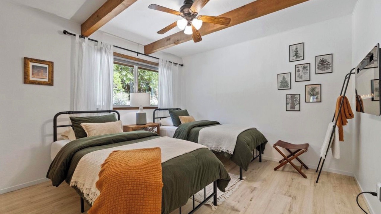 Photo of Bedroom in Strawberry