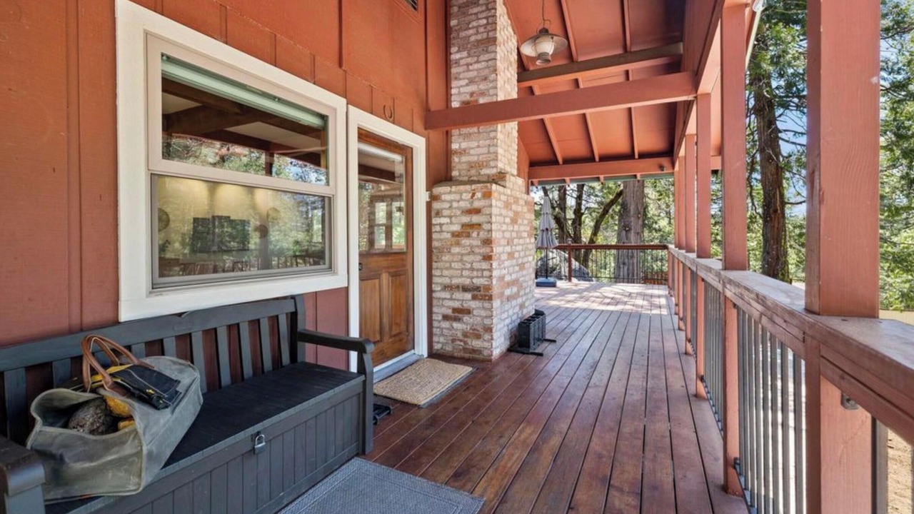 Photo of Patio Balcony in Strawberry