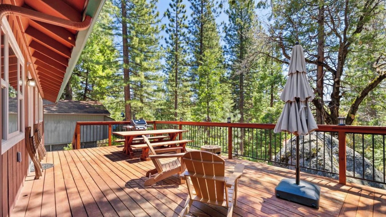 Photo of Outdoor in Strawberry