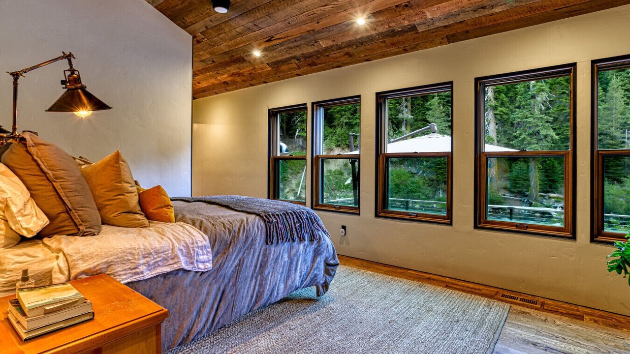 Photo of Bedroom in Tahoe City
