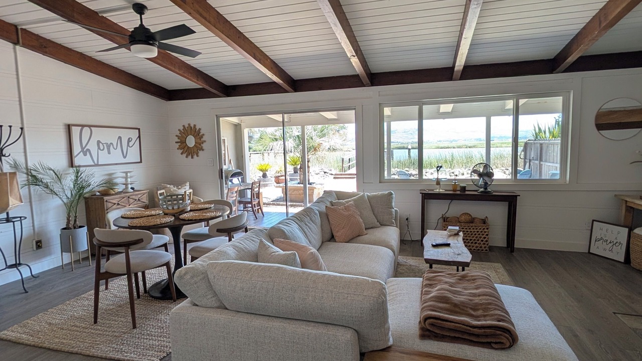 Photo of Livingroom in Napa