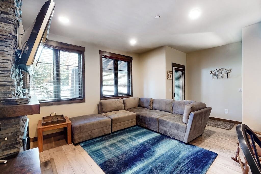 Photo of Livingroom in Woodwinds
