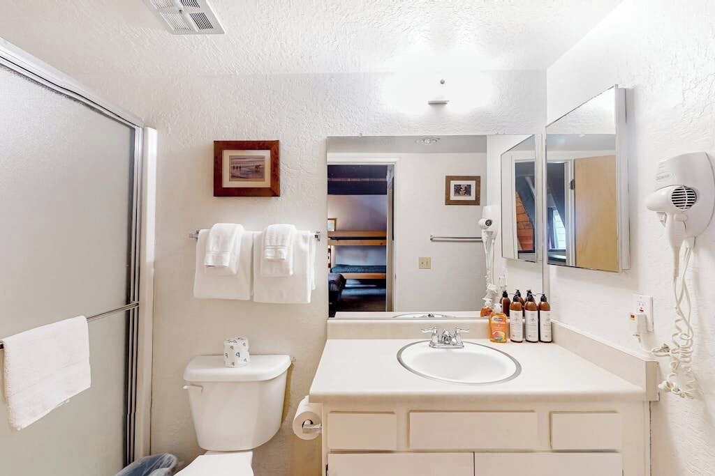 Photo of Bathroom in Majestic Pines
