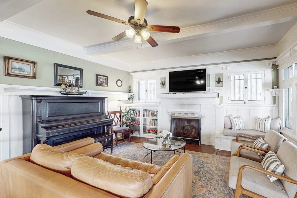 Photo of Livingroom in East Beach