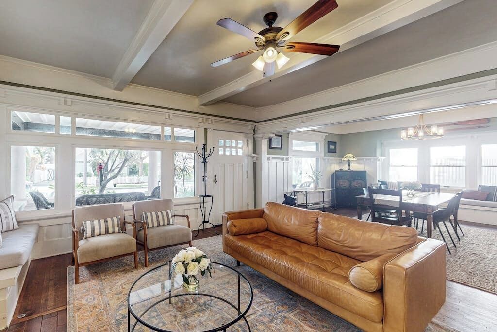 Photo of Livingroom in East Beach