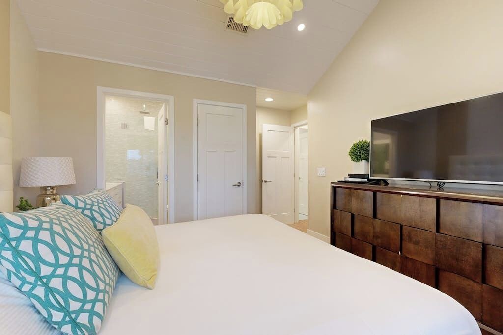 Photo of Bedroom in Hermosa Village
