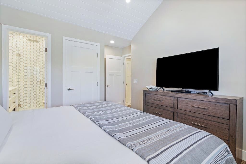 Photo of Bedroom in Hermosa Village