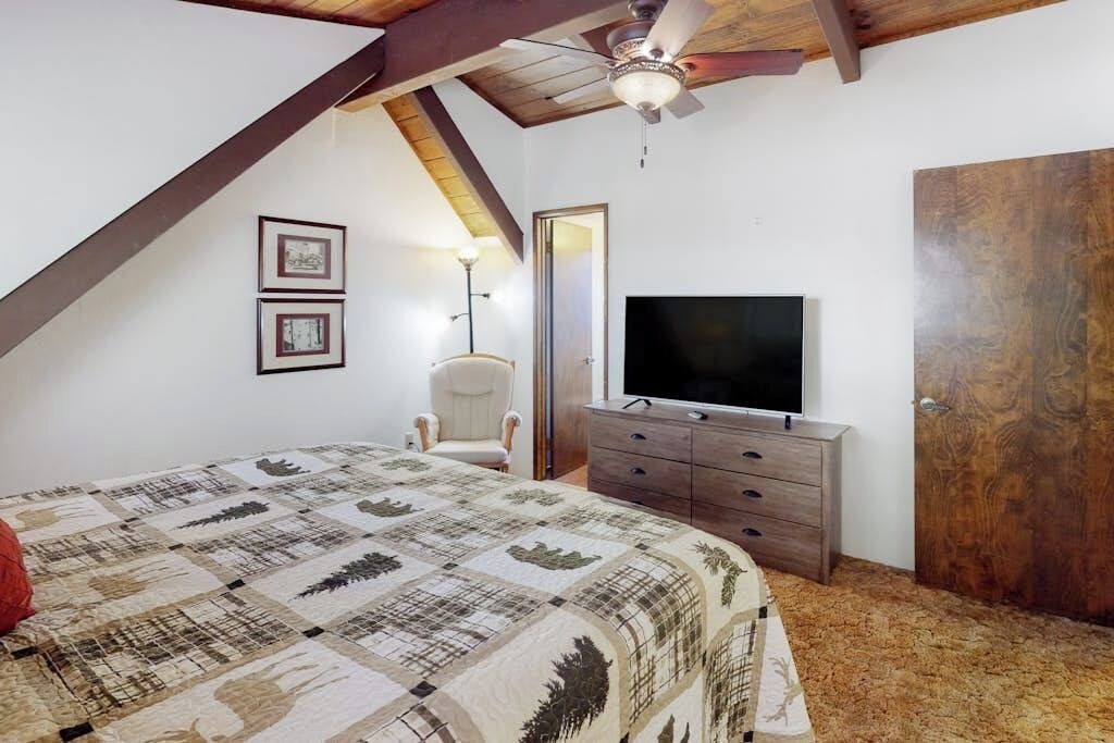 Photo of Bedroom in Blue Jay