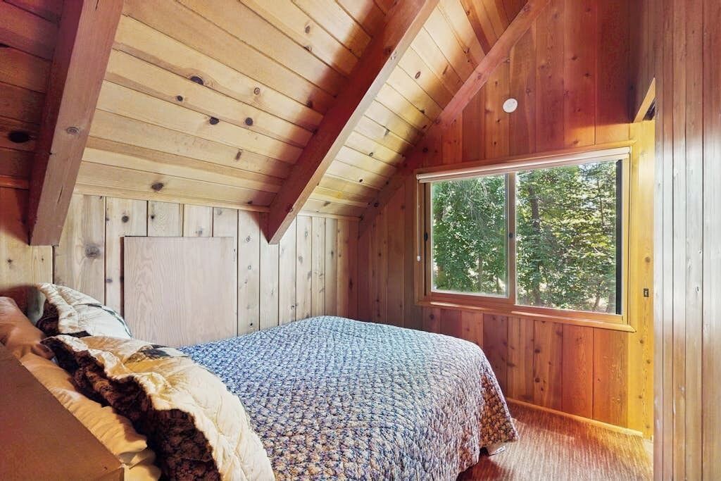 Photo of Bedroom in Arrowhead Villas